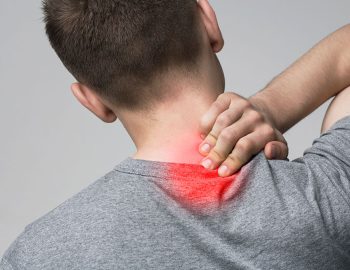 Больно поворачивать шею? .Как за сеанс медицинского массажа избавиться от боли в шее